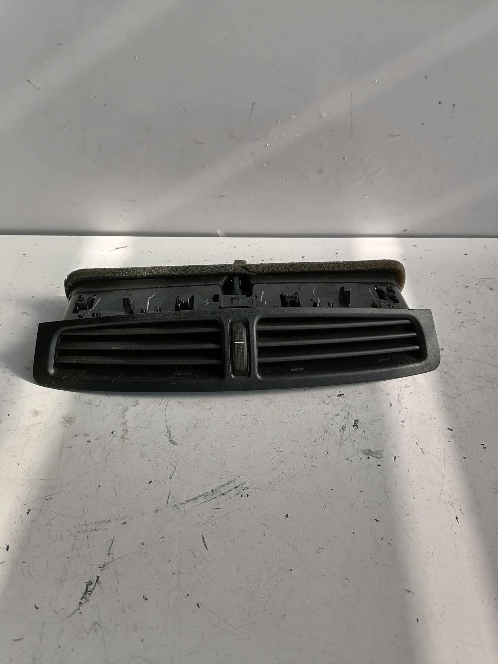 Bocchetta aria ant. console centr.